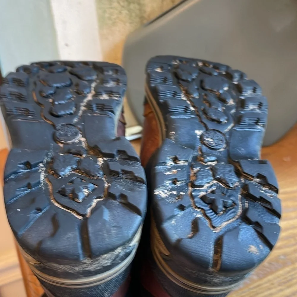 🧥 Timberland boys brown and black leather hiking boots 22913